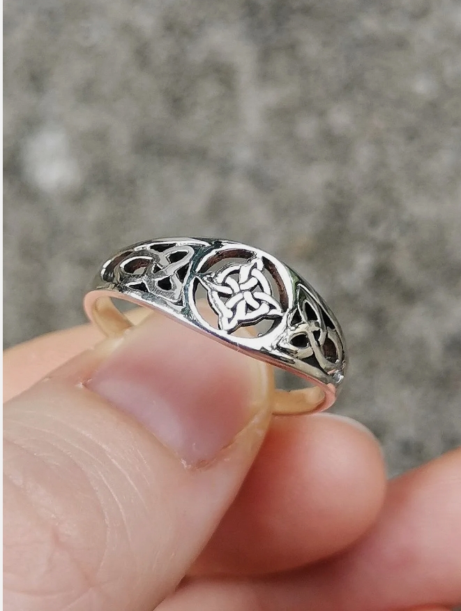 Witch's Knot Ring 925 Sterling Silver Protection Occult Amulet